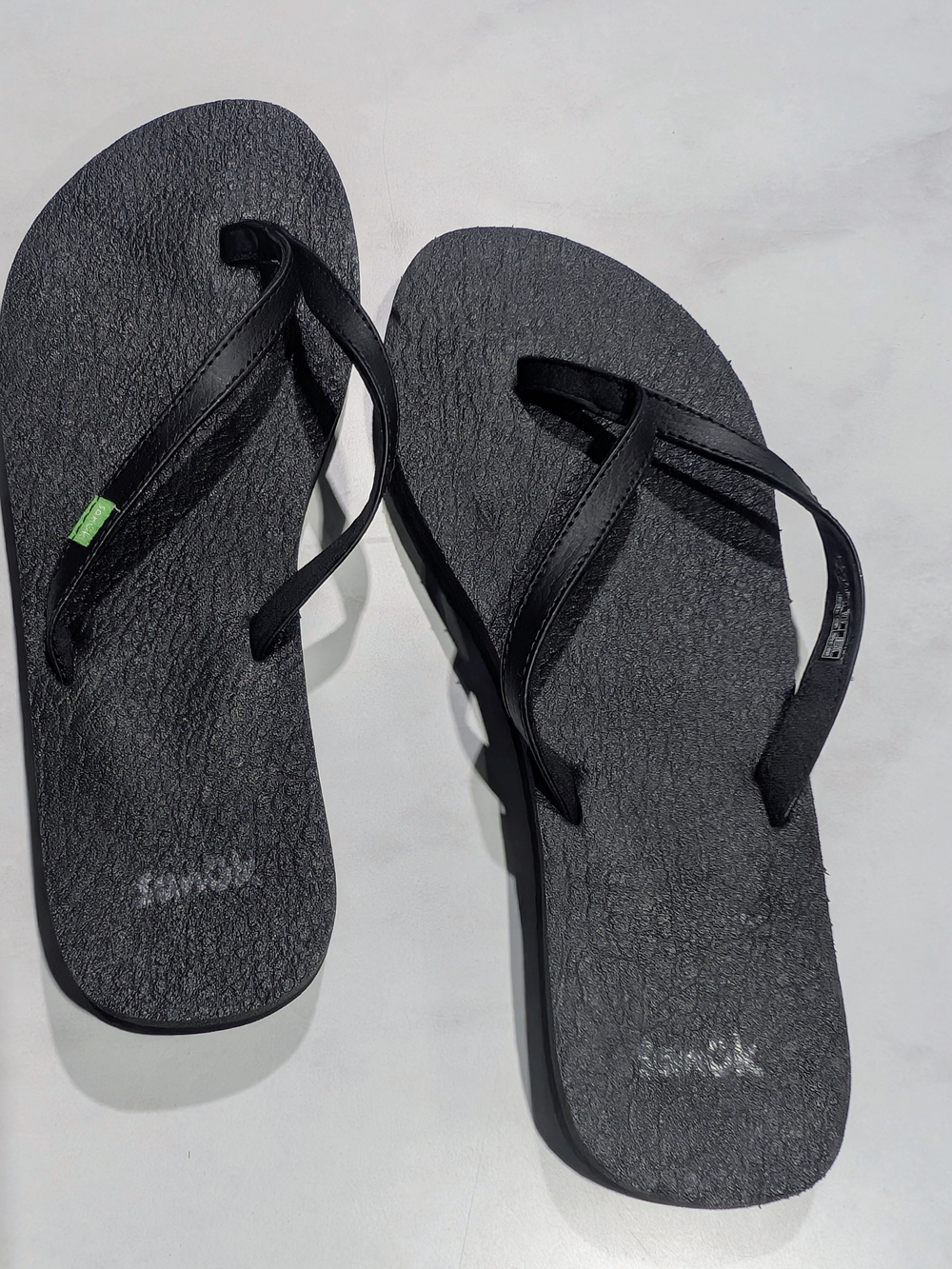 Sanuk Women's Black Thong Sandals with Subtle Green Tab